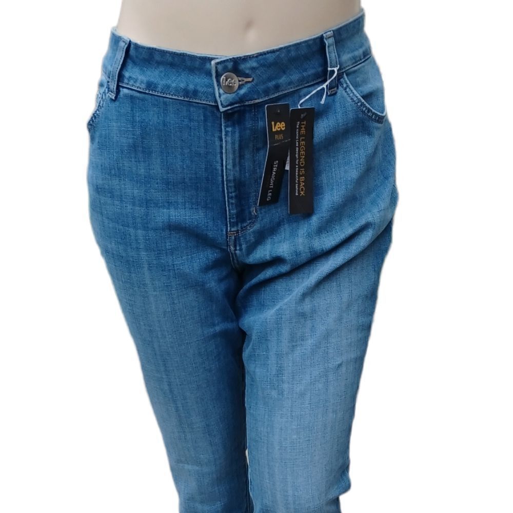 536328....Lee Straight Leg, Mid Rise Jeans 18W, 10P